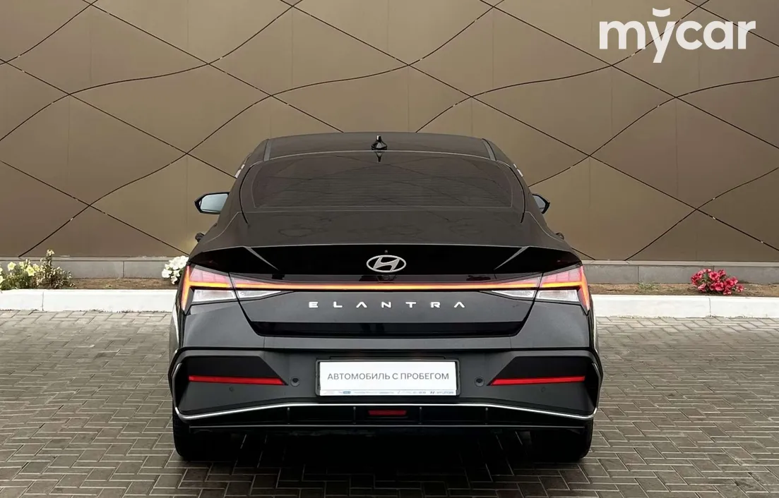 Hyundai Elantra 2025