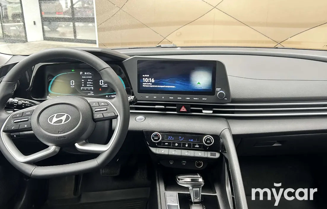 Hyundai Elantra 2025