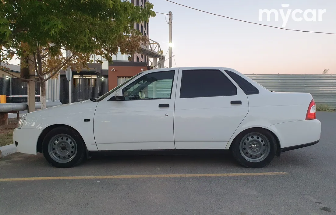LADA Priora 2013