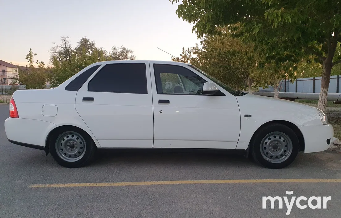 LADA Priora 2013