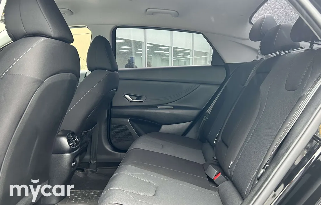 Hyundai Elantra 2025
