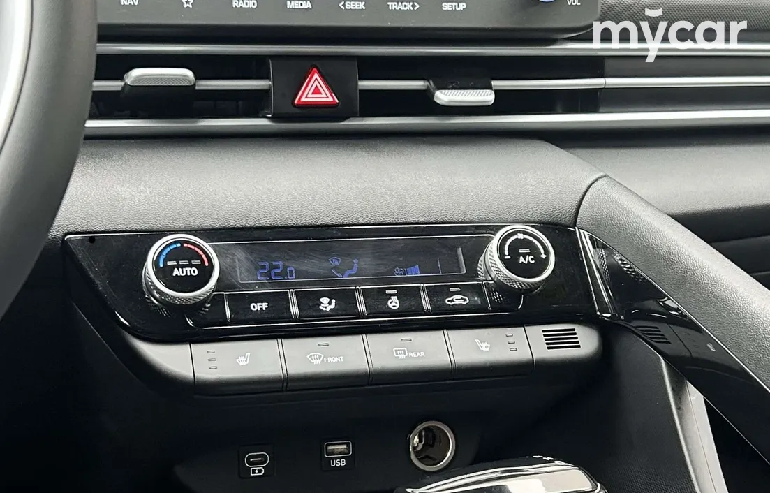 Hyundai Elantra 2025