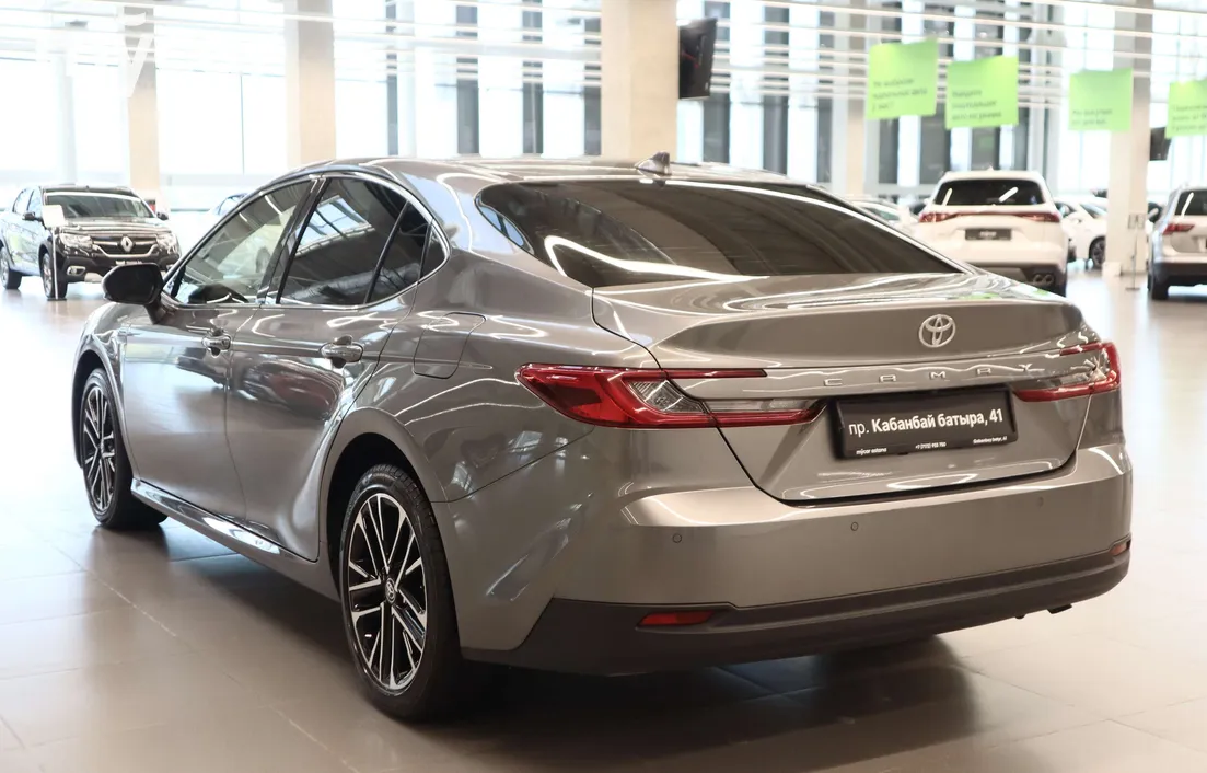 Toyota Camry 2025
