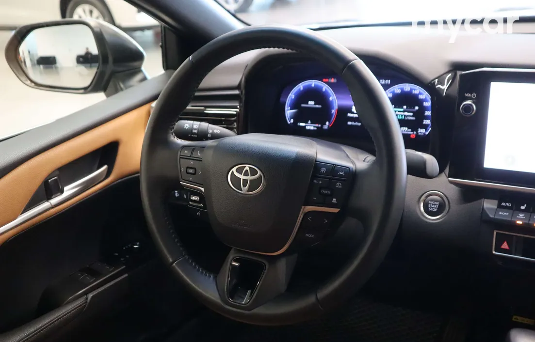 Toyota Camry 2025