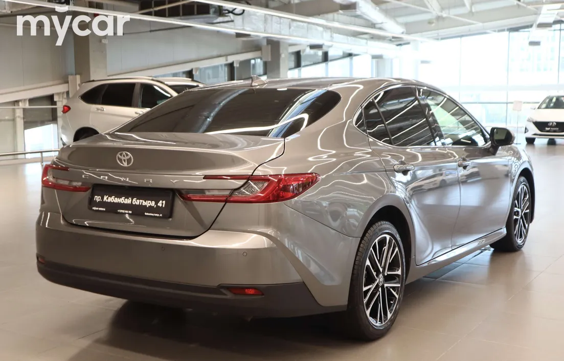 Toyota Camry 2025