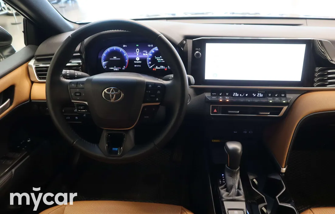 Toyota Camry 2025