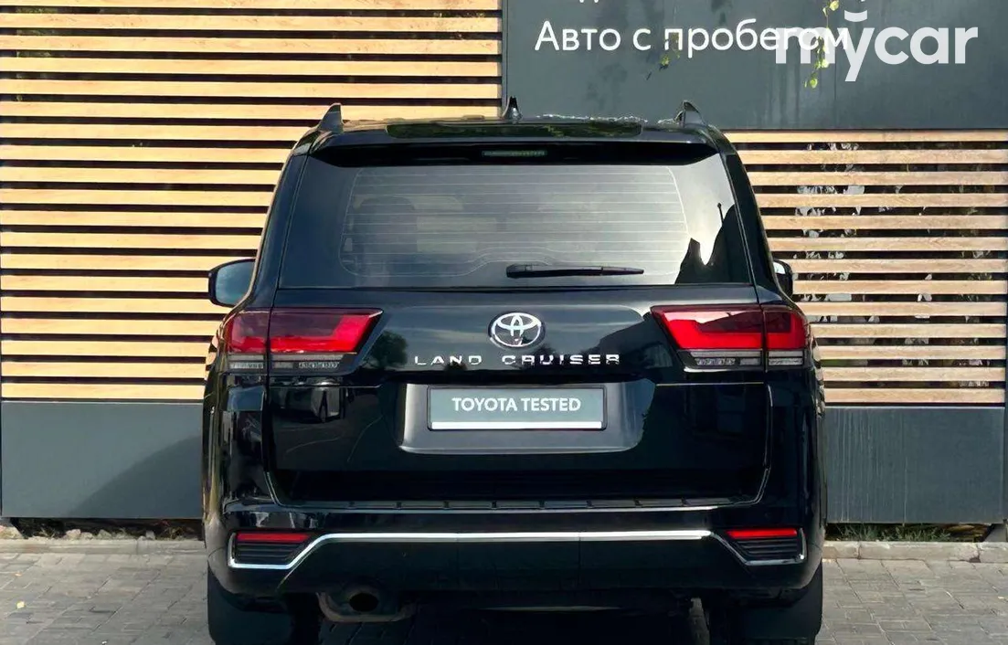 Toyota Land Cruiser 300 2025