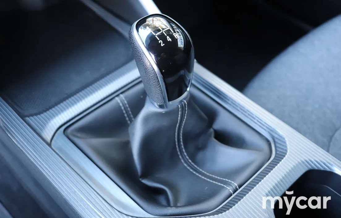 Geely Emgrand 2024
