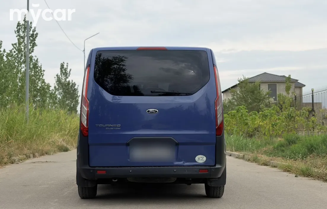 Ford Tourneo Custom 2013
