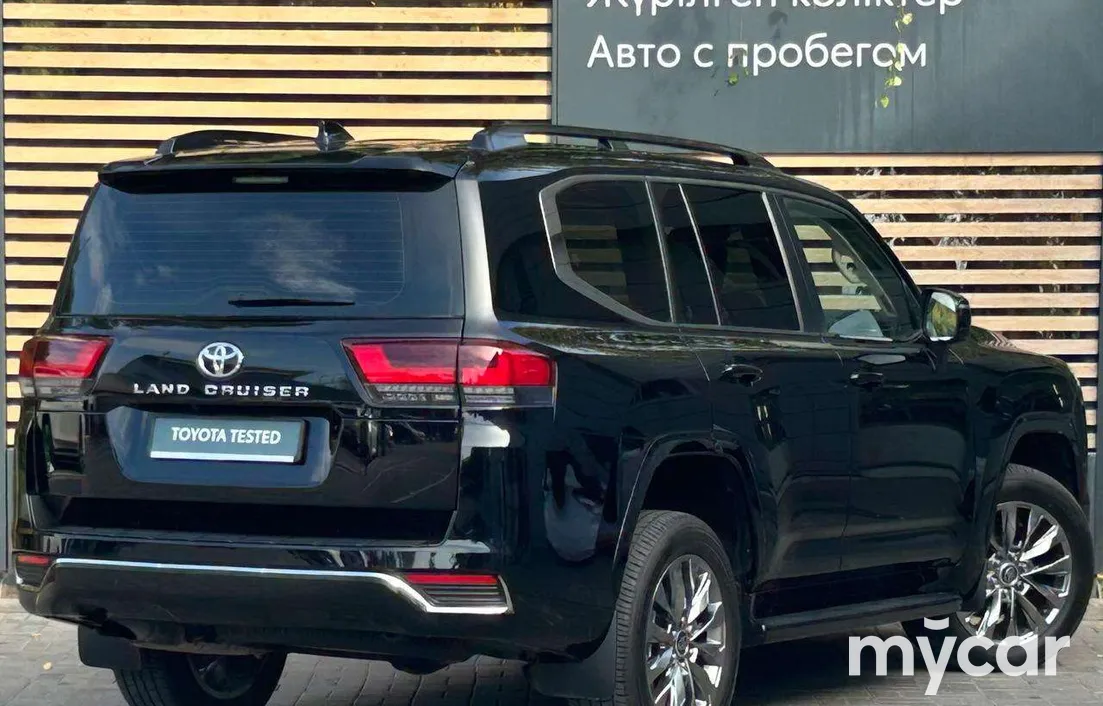 Toyota Land Cruiser 300 2025