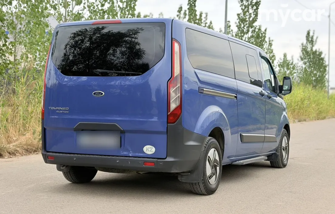 Ford Tourneo Custom 2013