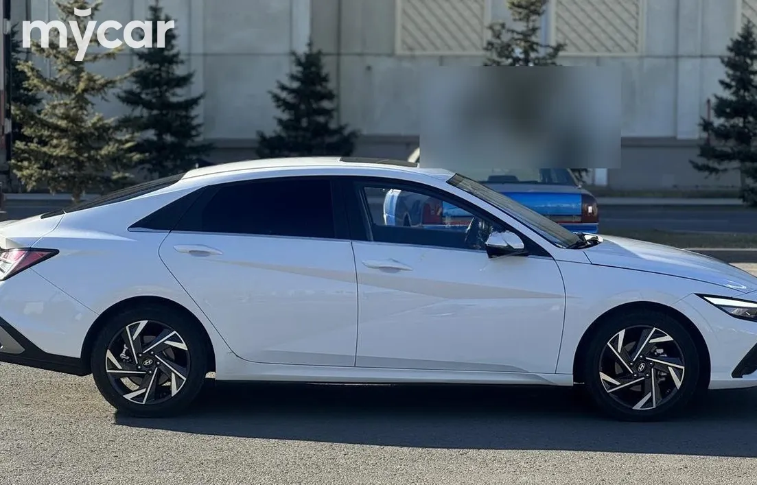 Hyundai Elantra 2024