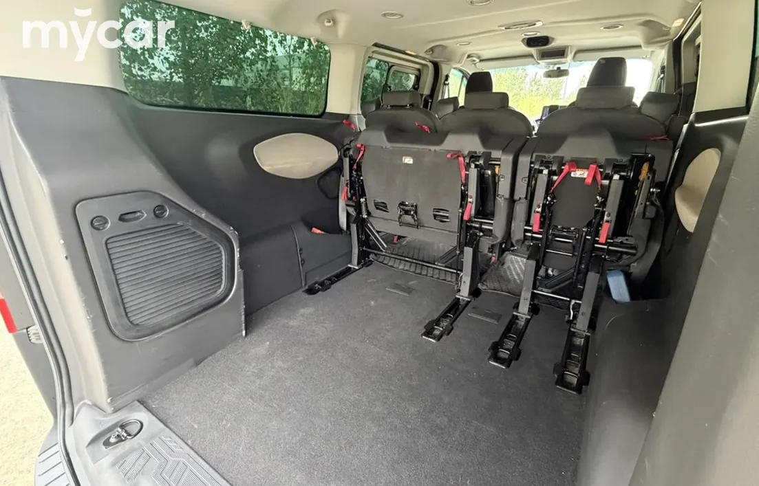 Ford Tourneo Custom 2013
