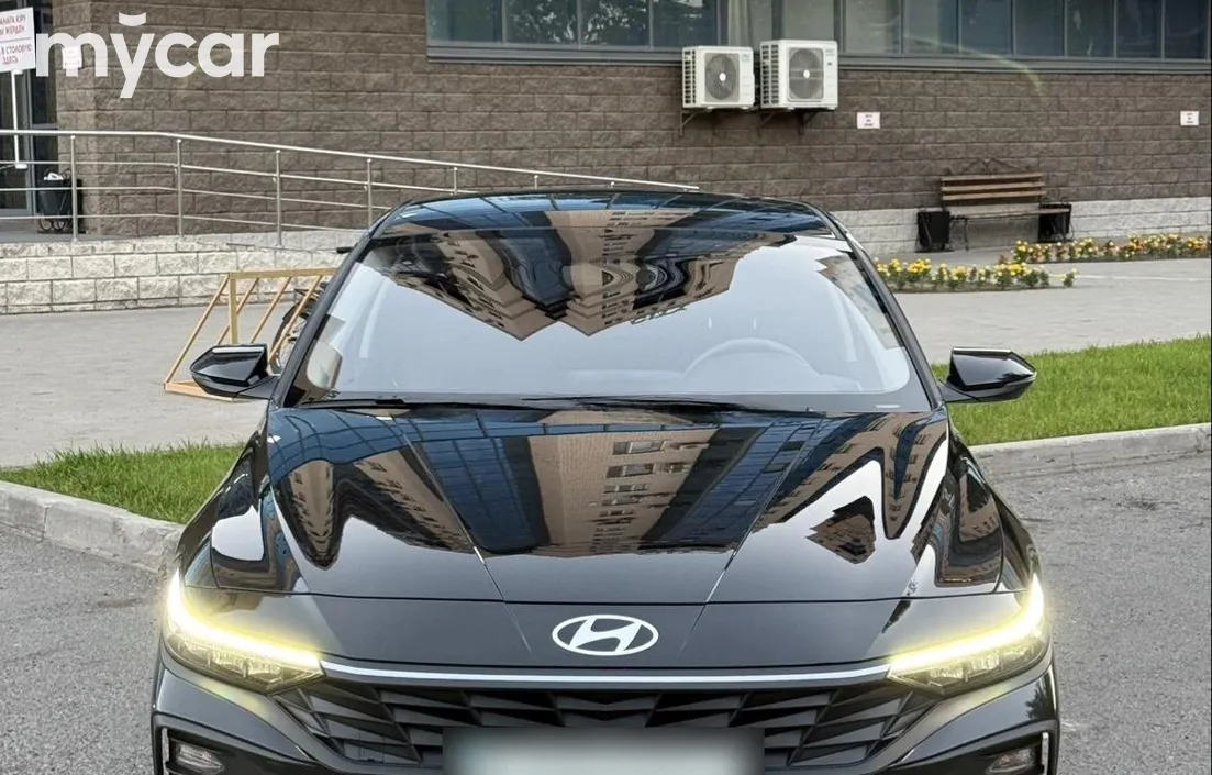 Hyundai Elantra 2025