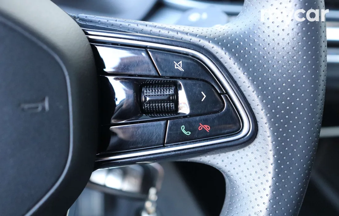 Geely Emgrand 2024