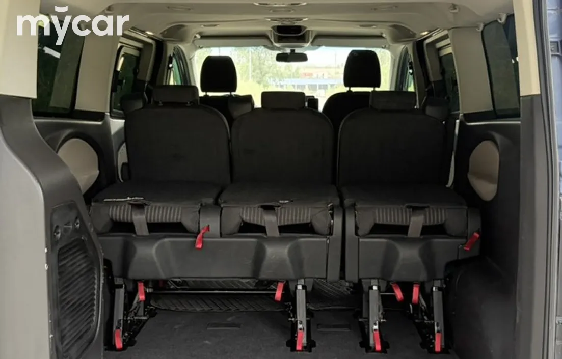 Ford Tourneo Custom 2013