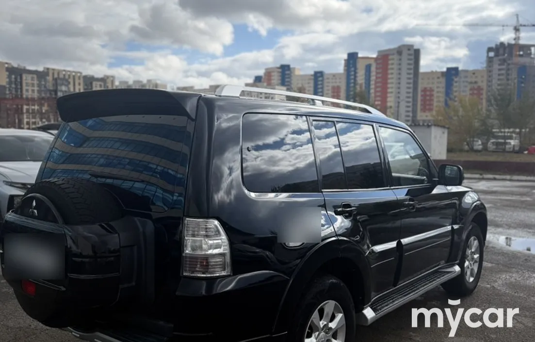 Mitsubishi Pajero 2010