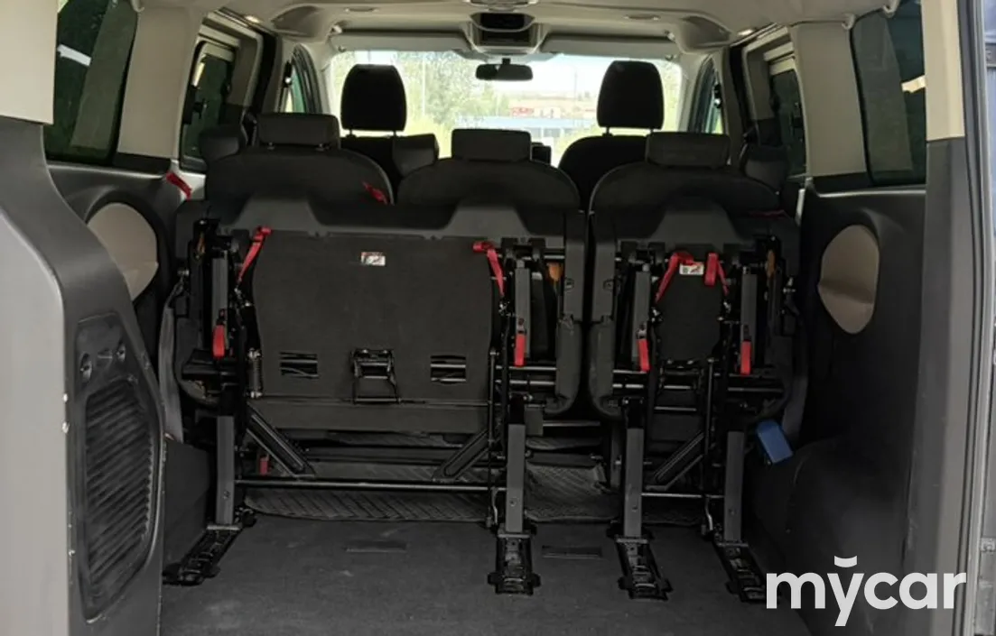 Ford Tourneo Custom 2013