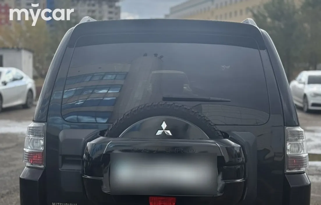 Mitsubishi Pajero 2010