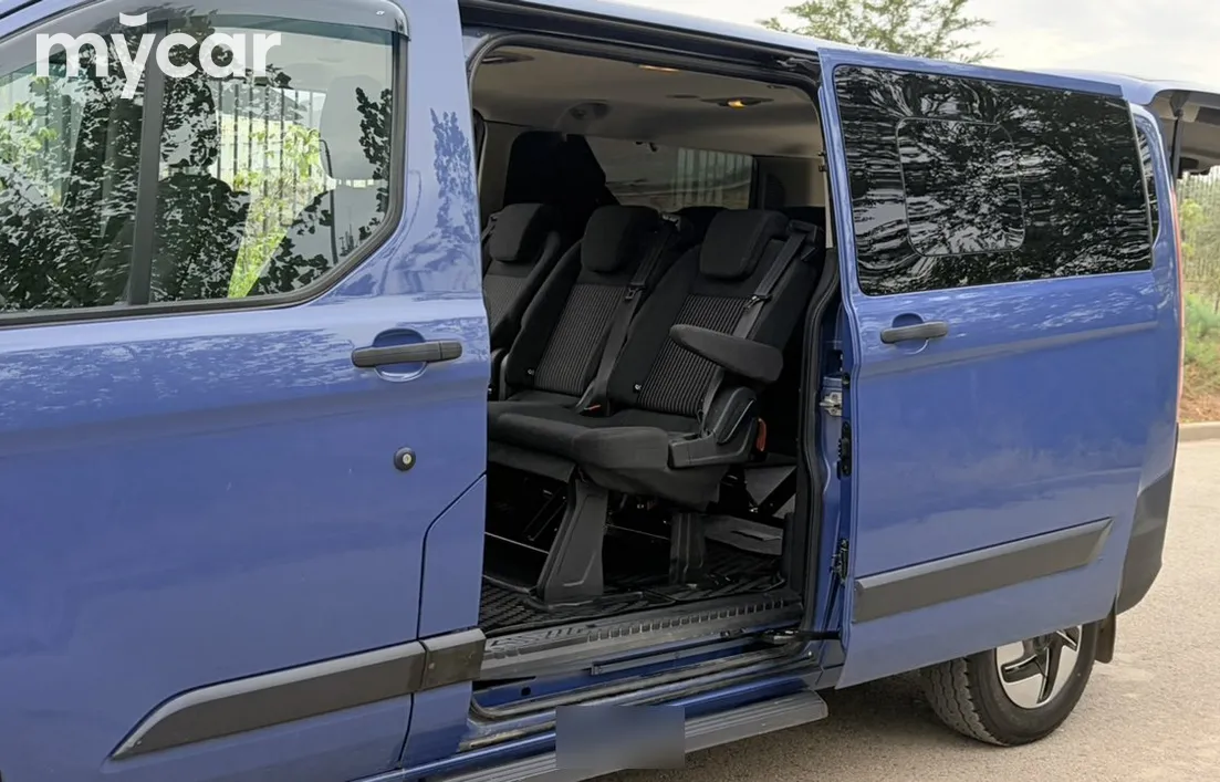 Ford Tourneo Custom 2013