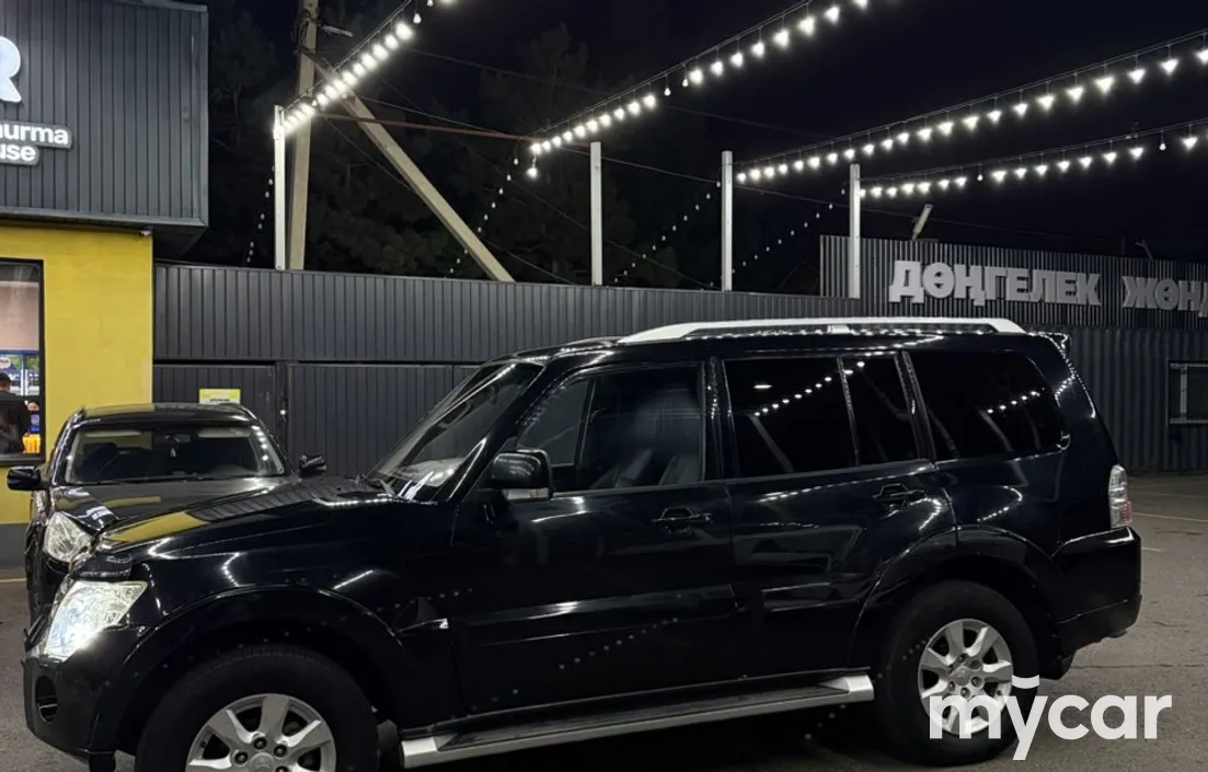 Mitsubishi Pajero 2010
