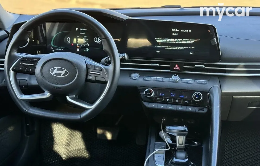 Hyundai Elantra 2024