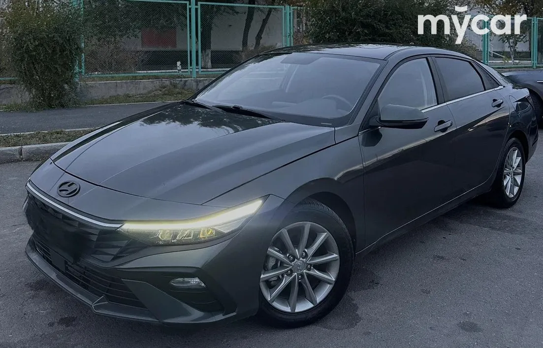 Hyundai Elantra 2024