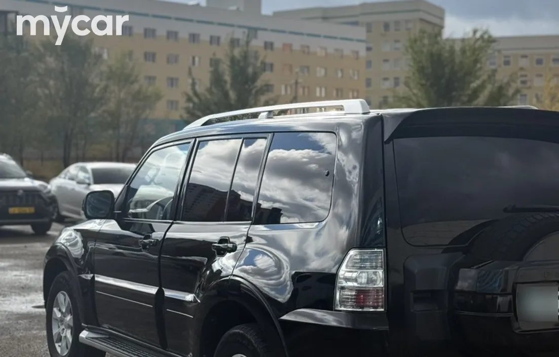 Mitsubishi Pajero 2010