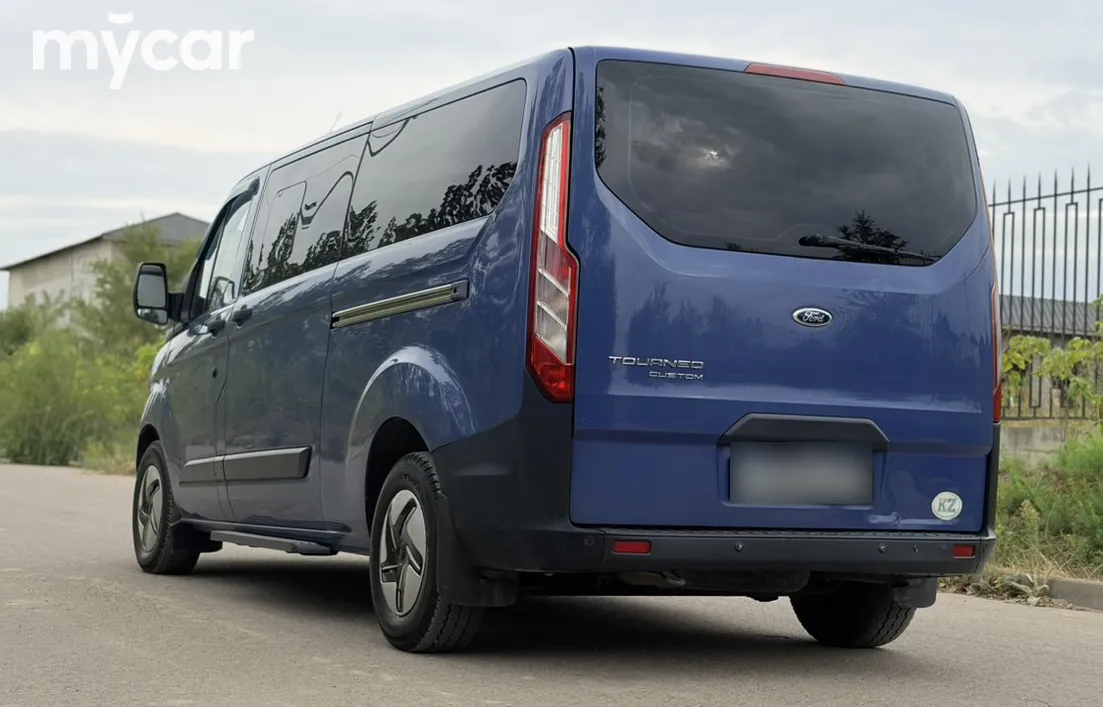 Ford Tourneo Custom 2013