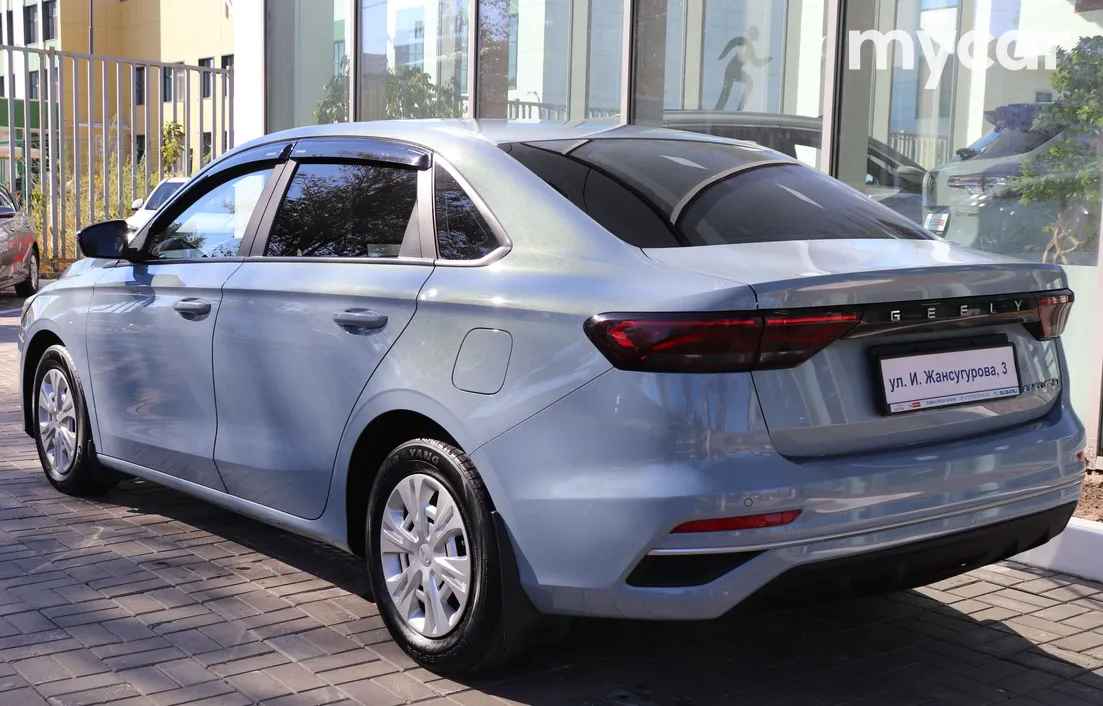 Geely Emgrand 2024