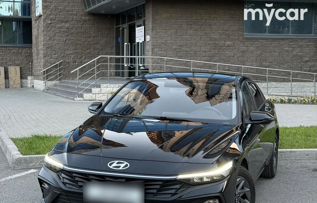 Hyundai Elantra 2025