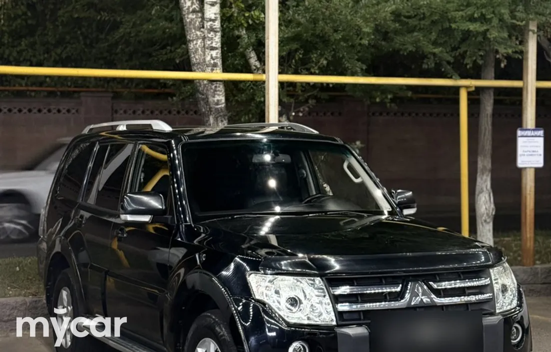 Mitsubishi Pajero 2010