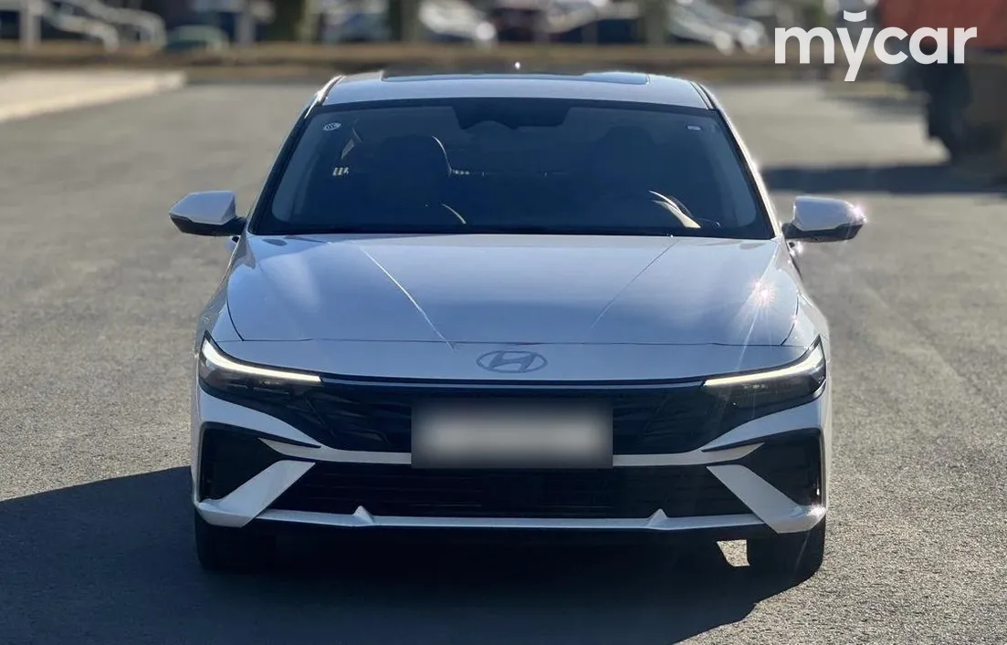 Hyundai Elantra 2024