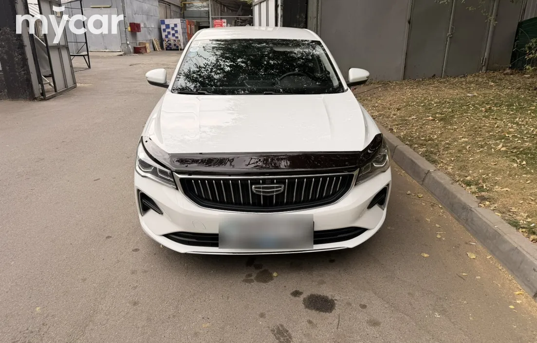 Geely Emgrand 2023