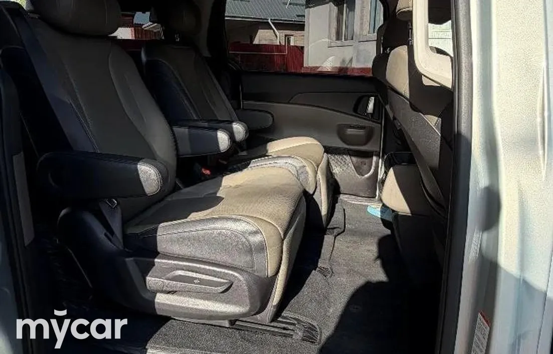 Kia Carnival 2025