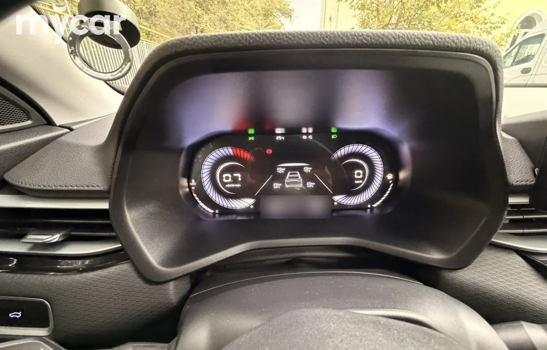 Geely Emgrand 2023