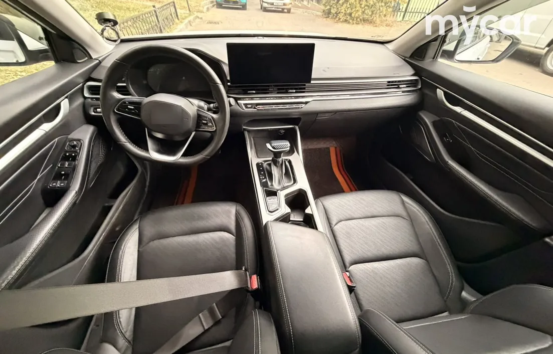 Geely Emgrand 2023