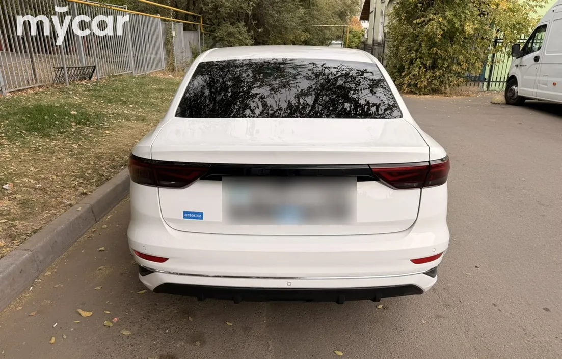 Geely Emgrand 2023