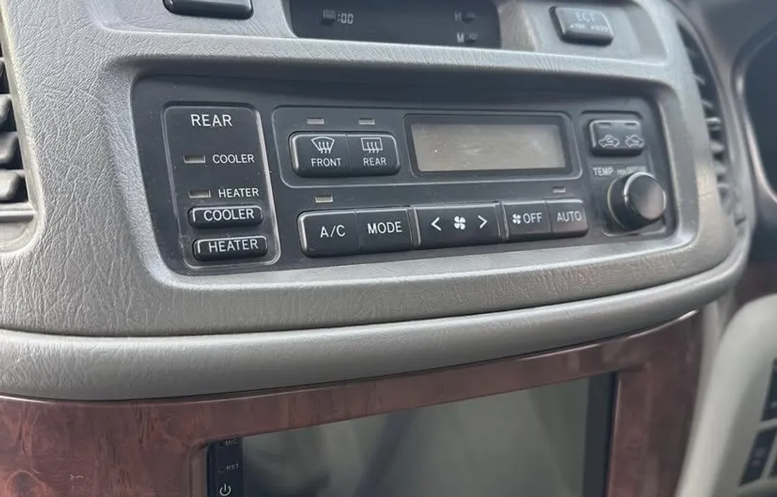Toyota Regius 1997