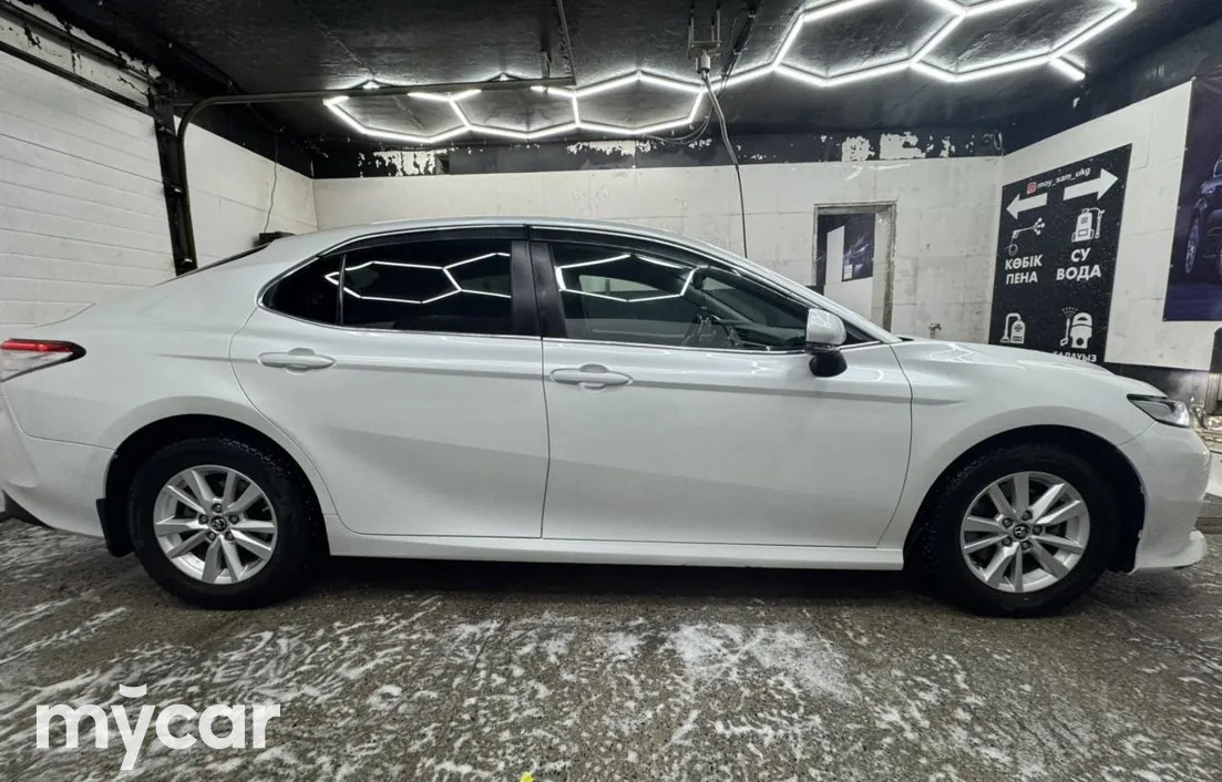 Toyota Camry 2019