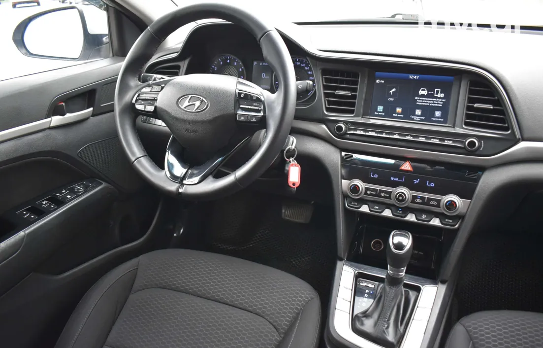 Hyundai Elantra 2019