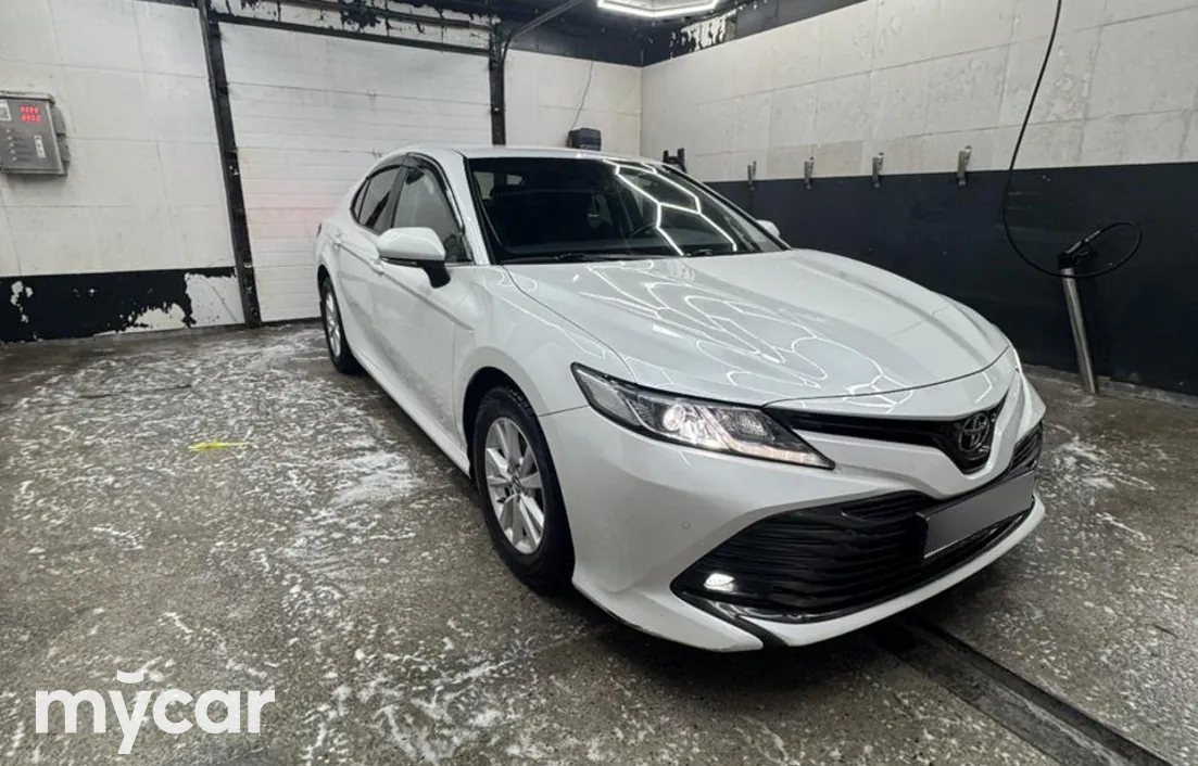 Toyota Camry 2019