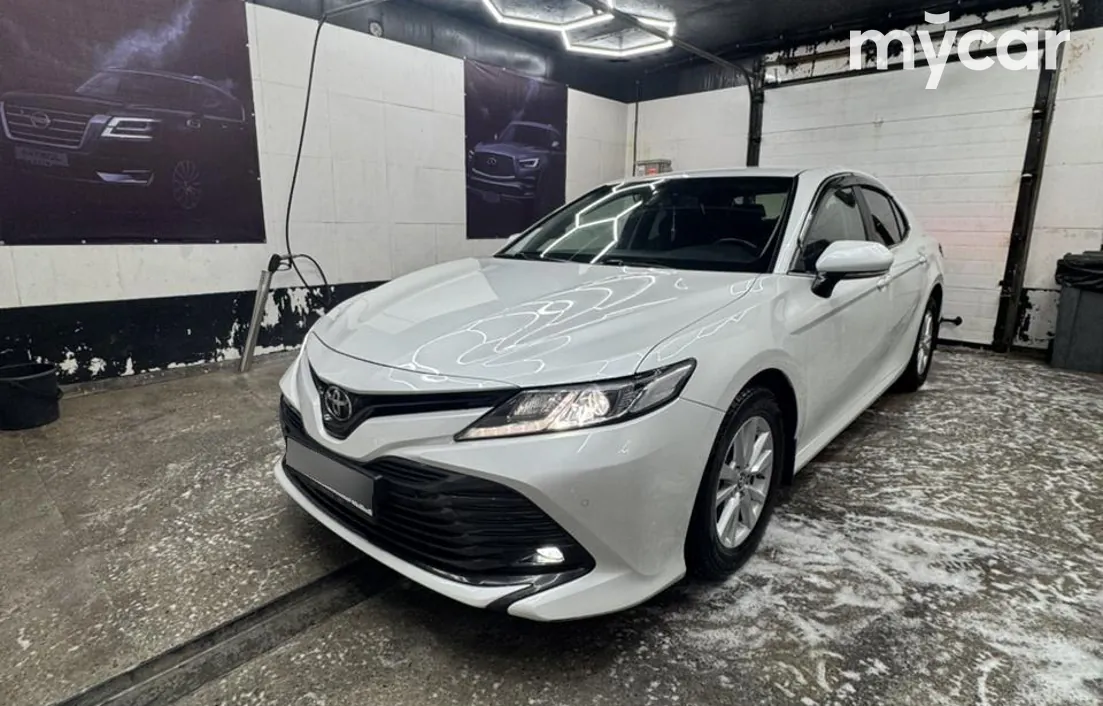 Toyota Camry 2019