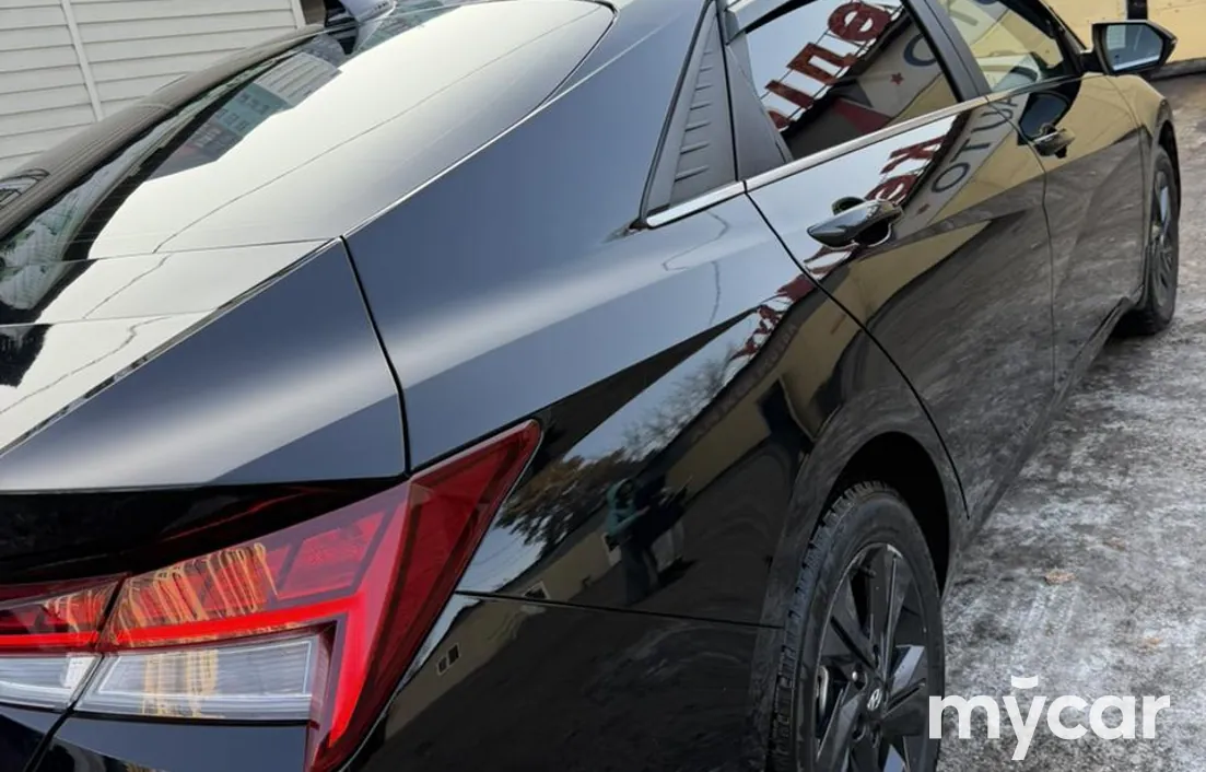 Hyundai Elantra 2022