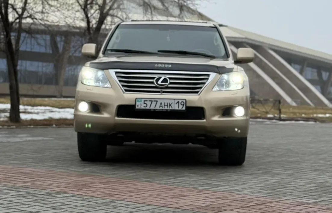 Lexus LX 2008