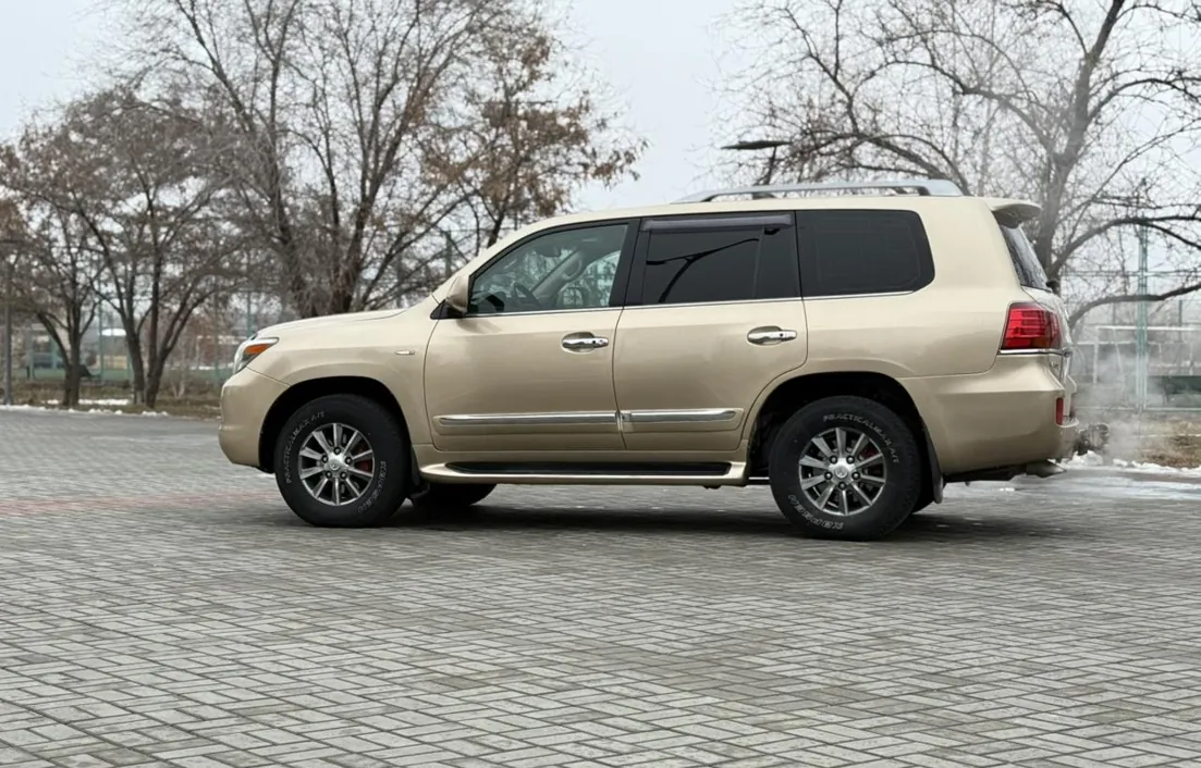 Lexus LX 2008