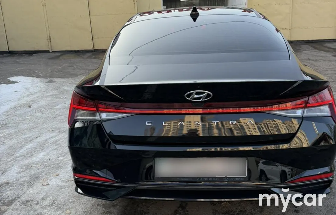 Hyundai Elantra 2022