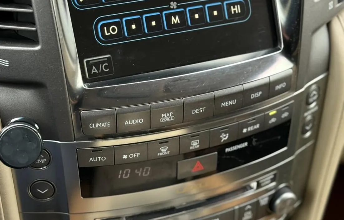 Lexus LX 2008