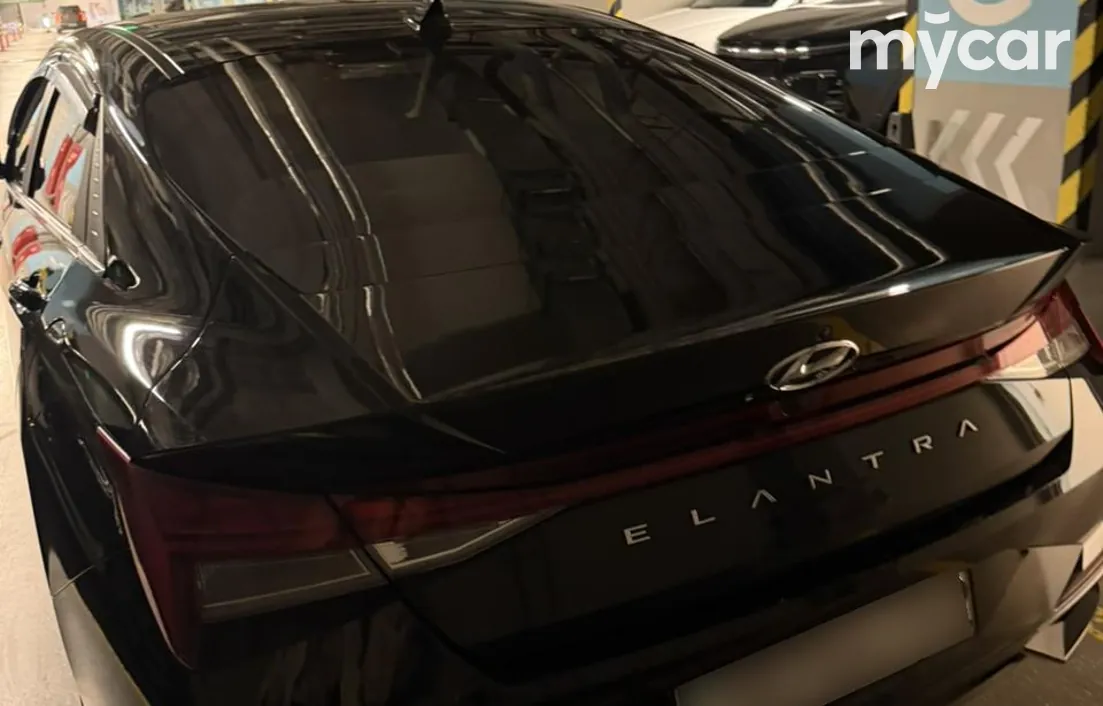 Hyundai Elantra 2022