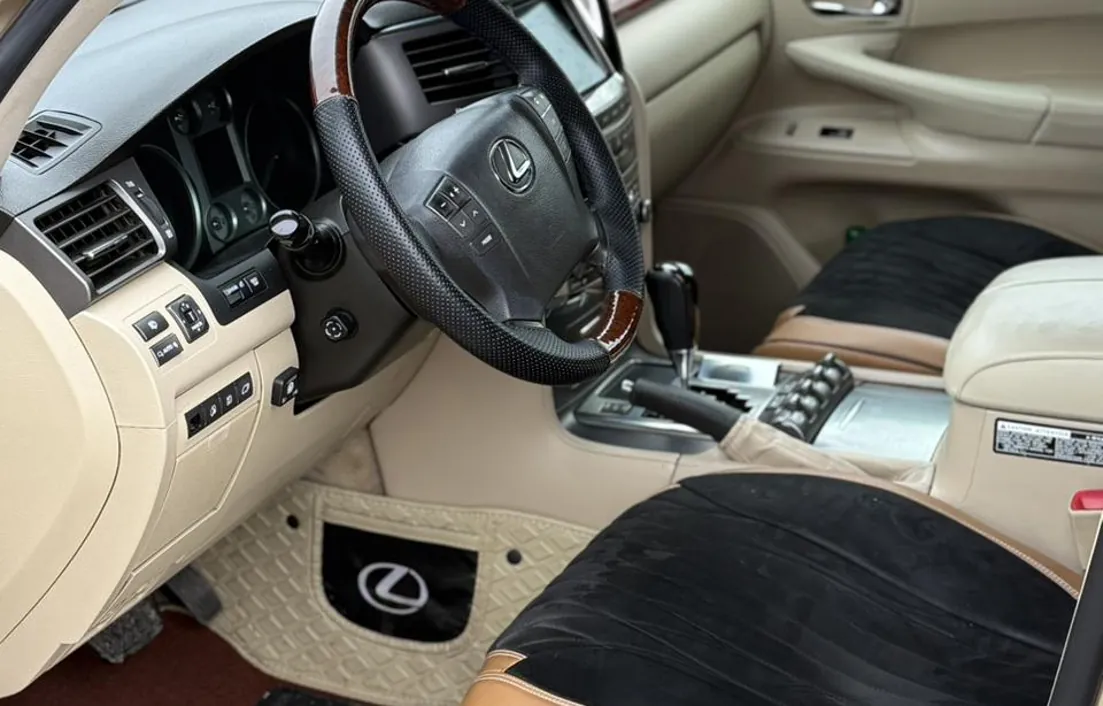 Lexus LX 2008